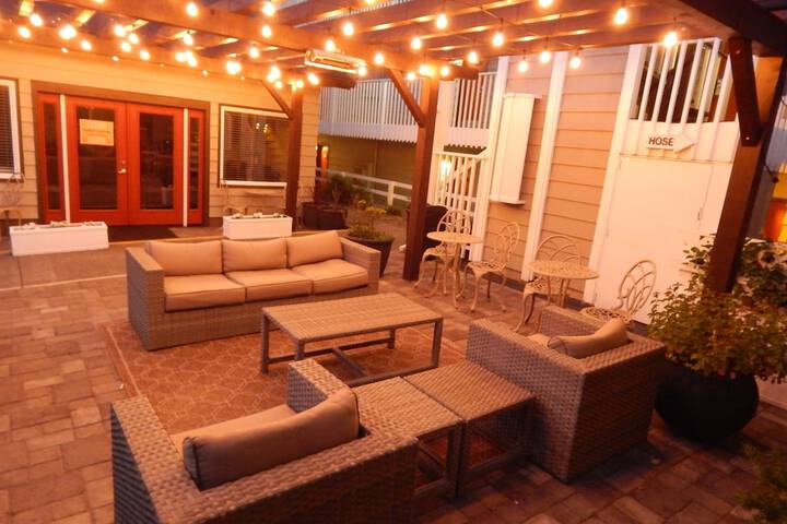 The Coho Oceanfront Lodge