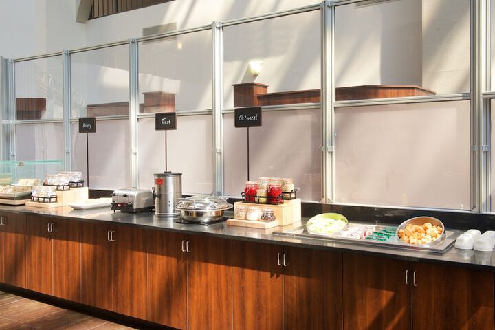 Embassy Suites by Hilton Detroit Livonia Novi