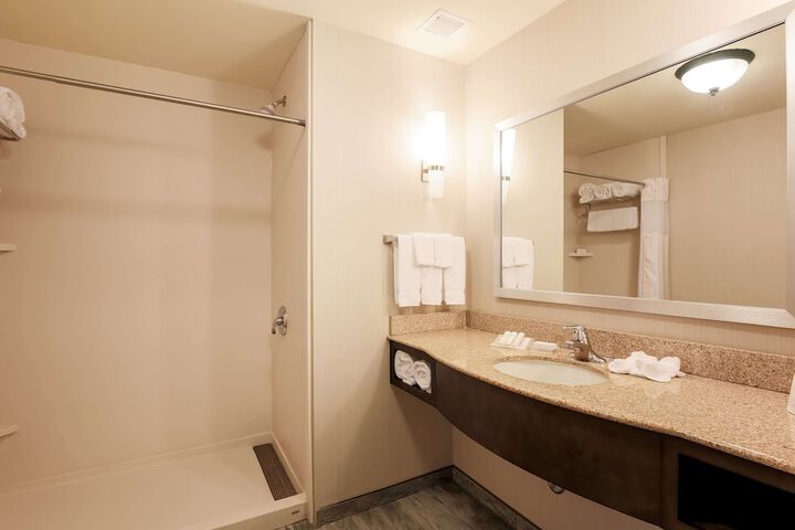 Room 27 of 41