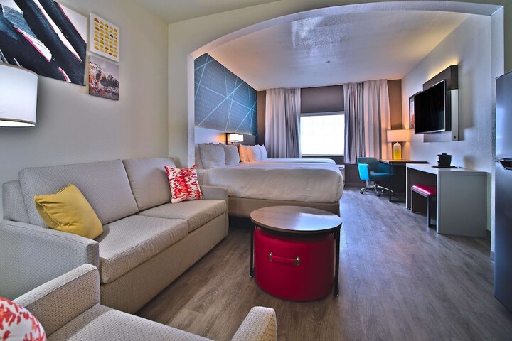 Room 13 of 42