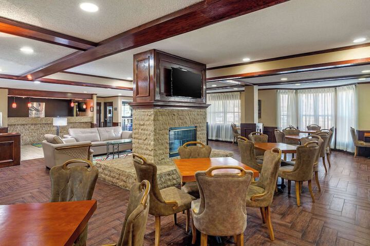 Quality Suites Addison - Dallas