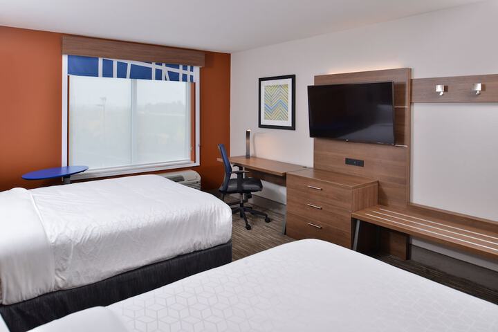 Holiday Inn Express & Suites Marshalltown by IHG