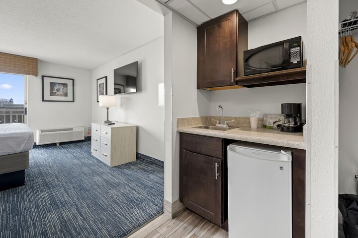 Room 40 of 64