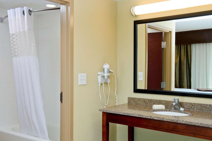 Room 12 of 39