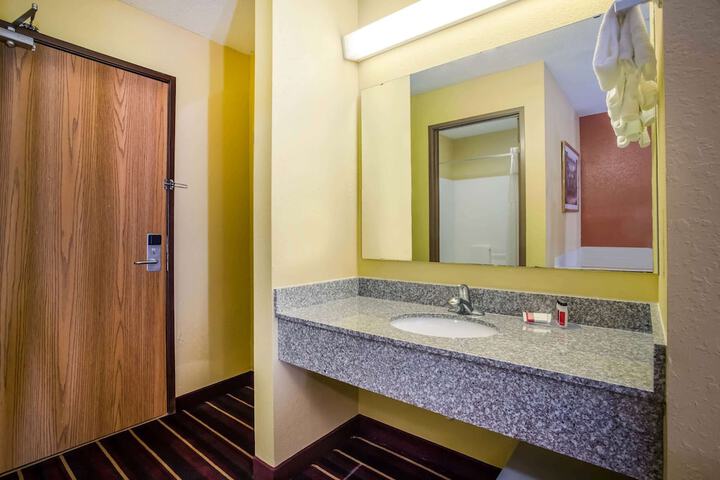 Room 5 of 13