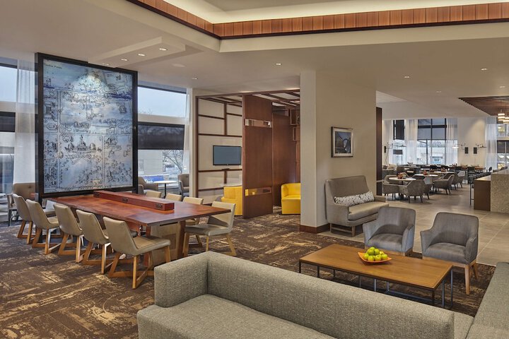 Lounge 26 of 30