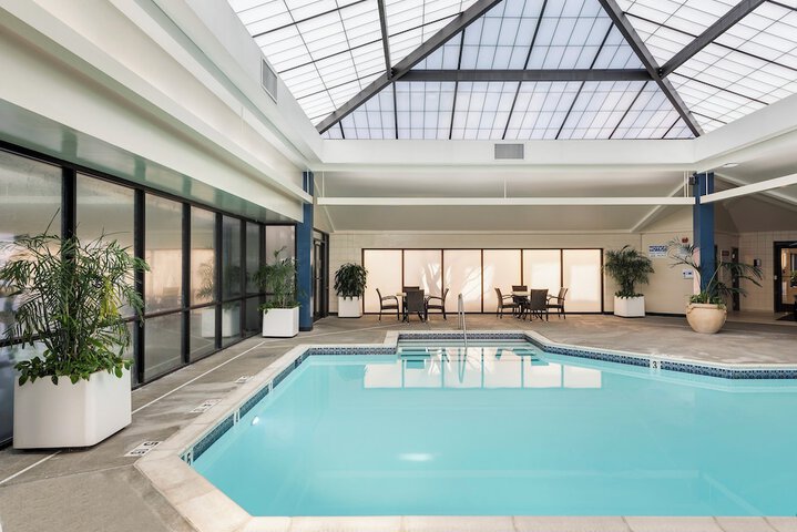 Crowne Plaza Providence-Warwick Airport by IHG