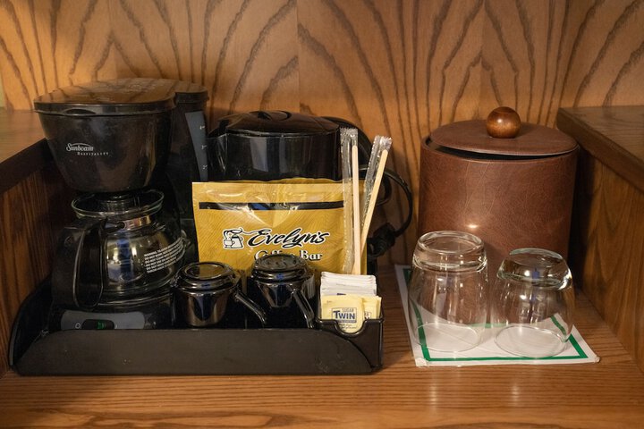 Breakfast/Coffee Service 68 of 91