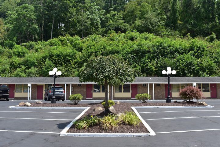 Hotel 5 of 51