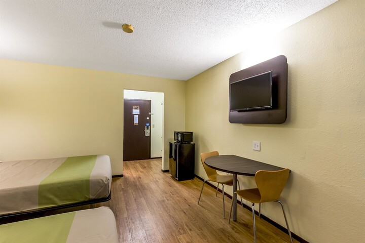 Room 32 of 36