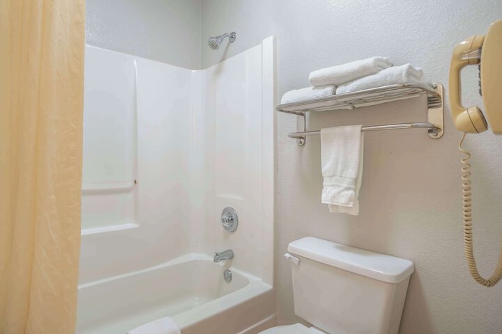Room 14 of 27