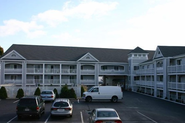 Hyannis Travel Inn
