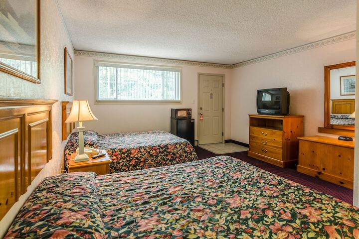 Highland Hills Motel and Cabins – a Master Hosts Resort