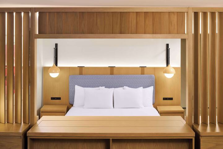 Room 70 of 184