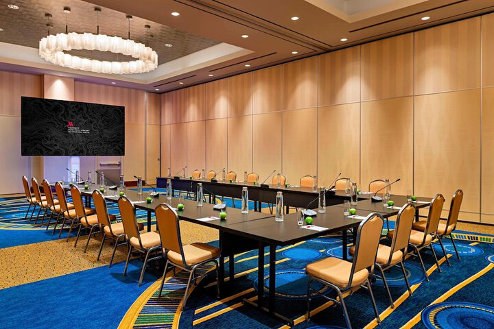 Montreal Airport Marriott In-Terminal Hotel