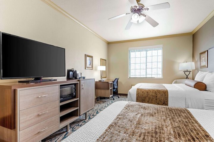 Room 9 of 35
