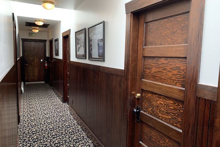 Room 93 of 119