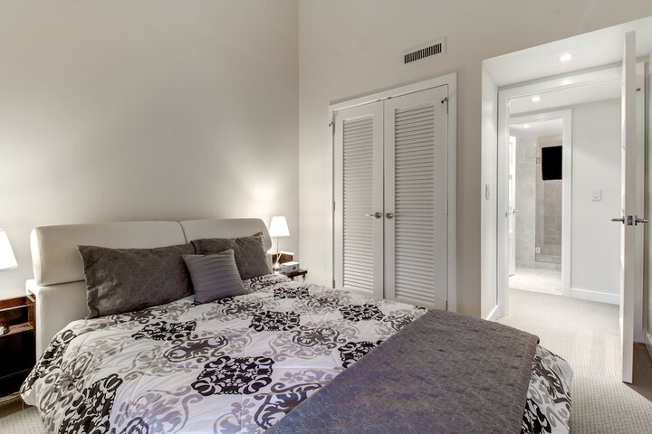 Room 15 of 48