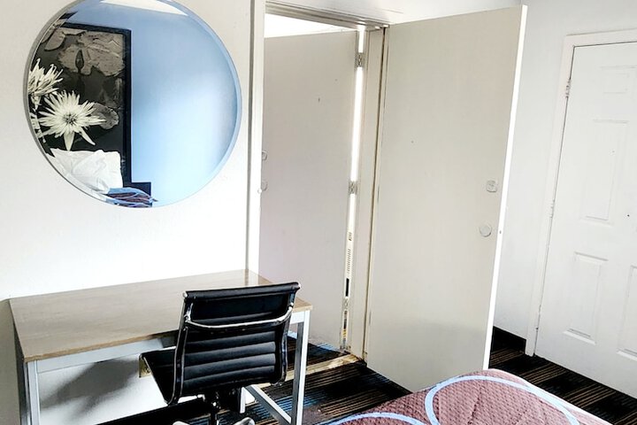 Room 8 of 22