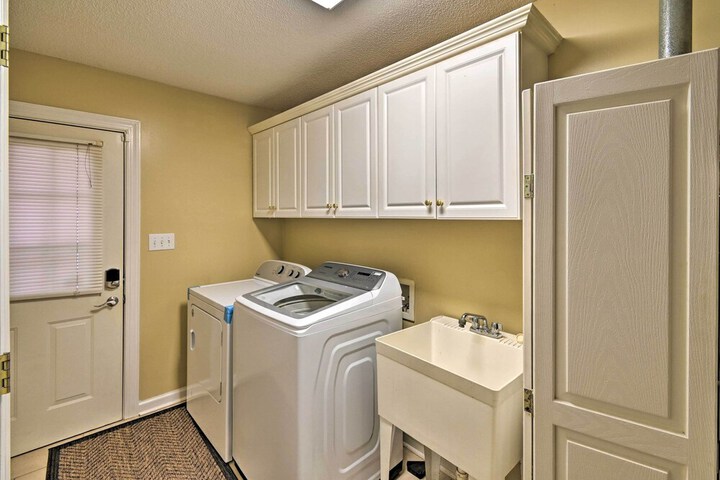 Pet-friendly Lillington Abode 1 Mi to River
