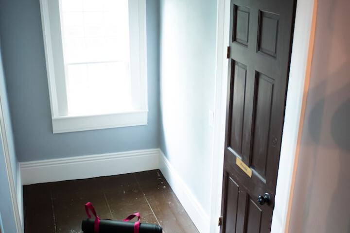 Room 6 of 32