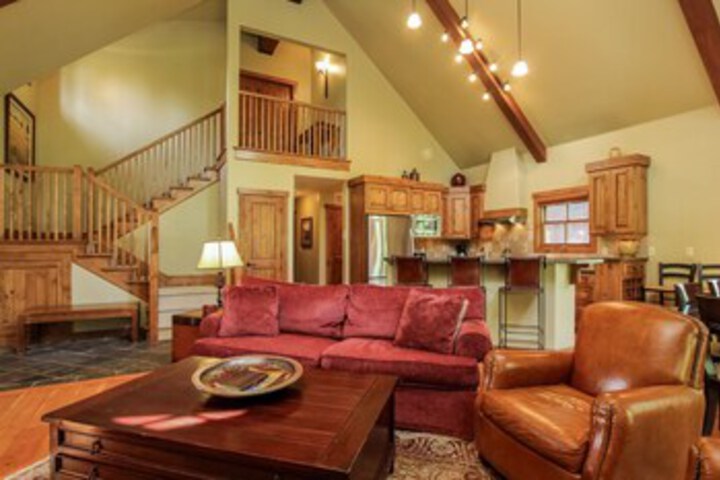 Discovery Chalet 374 - Three Bedroom Cabin