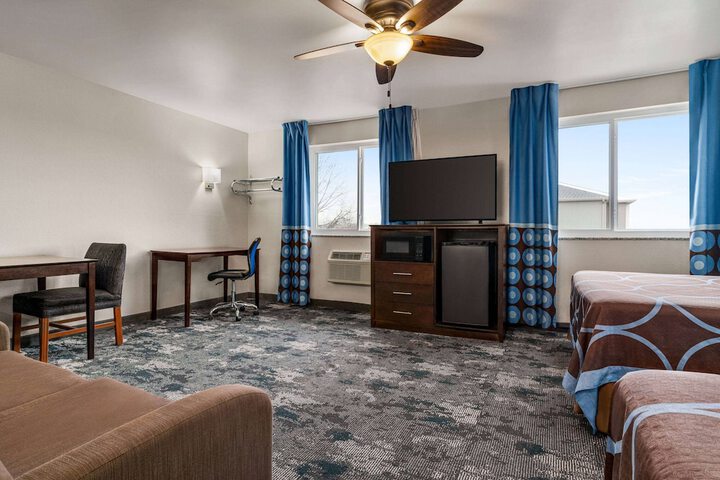 Room 13 of 30