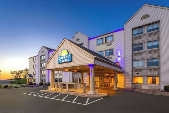 Hotel 4 of 66
