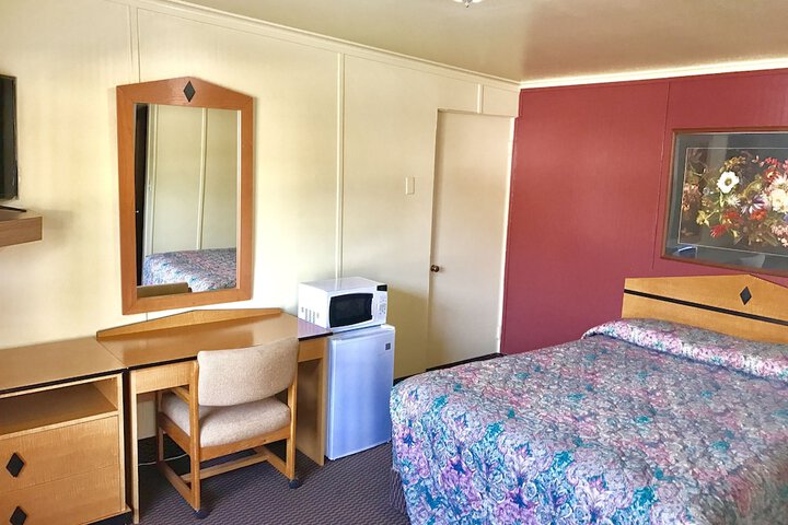 Room 18 of 25