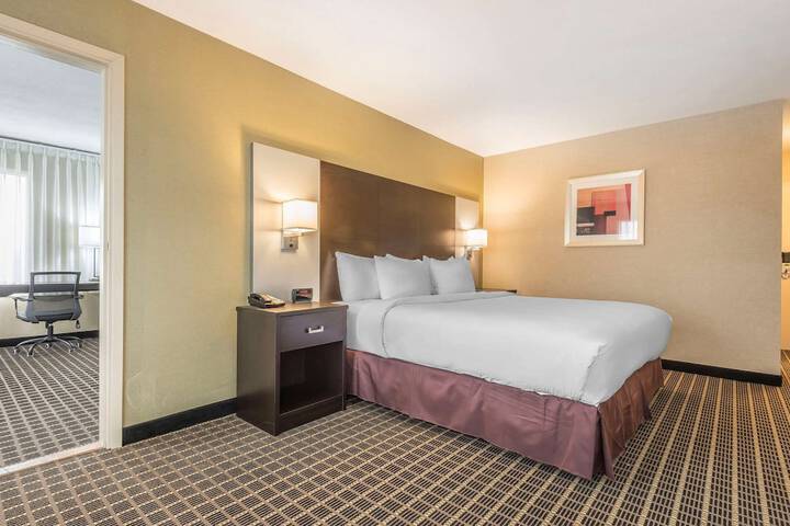 Room 44 of 60
