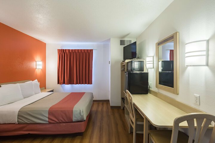 Room 34 of 34