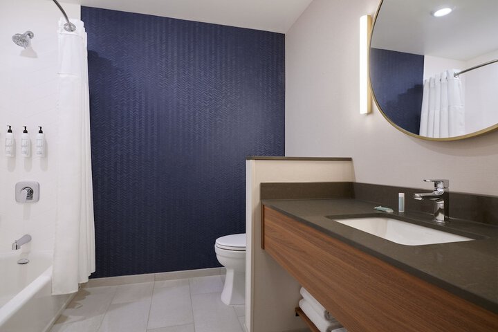 Room 25 of 61