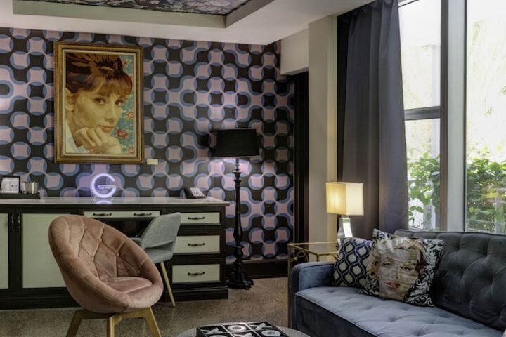 Room 55 of 176