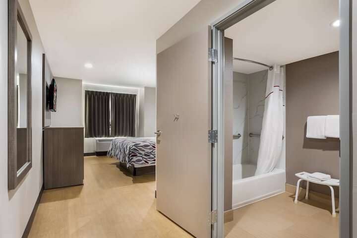 Room 26 of 34