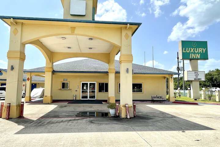 Luxury Inn & Suites Liberty