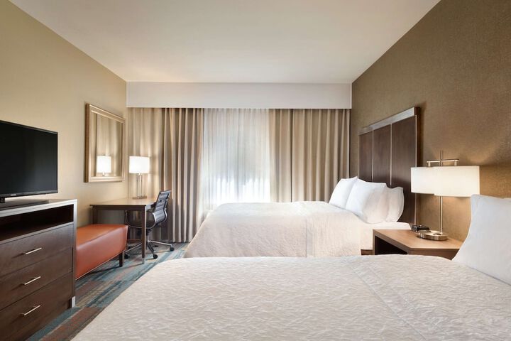Room 10 of 26