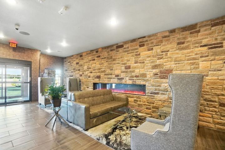 Cobblestone Hotel & Suites-Bellefontaine