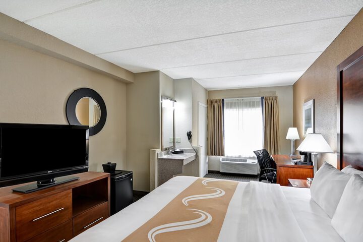 Room 32 of 42