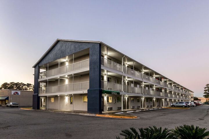 Hotel 5 of 42