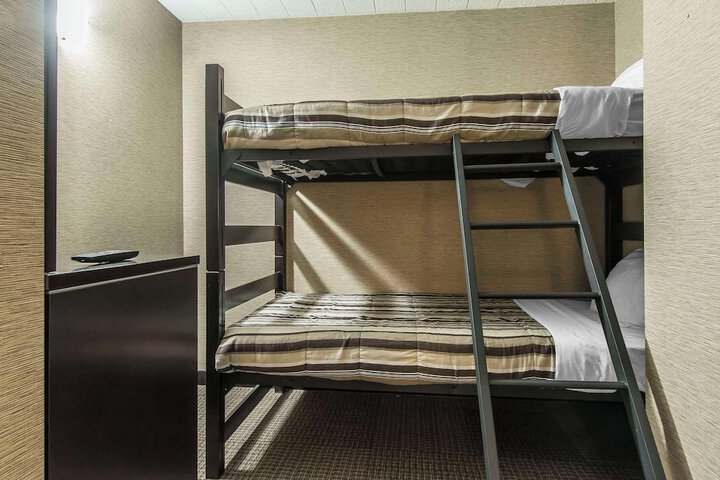 Room 25 of 54