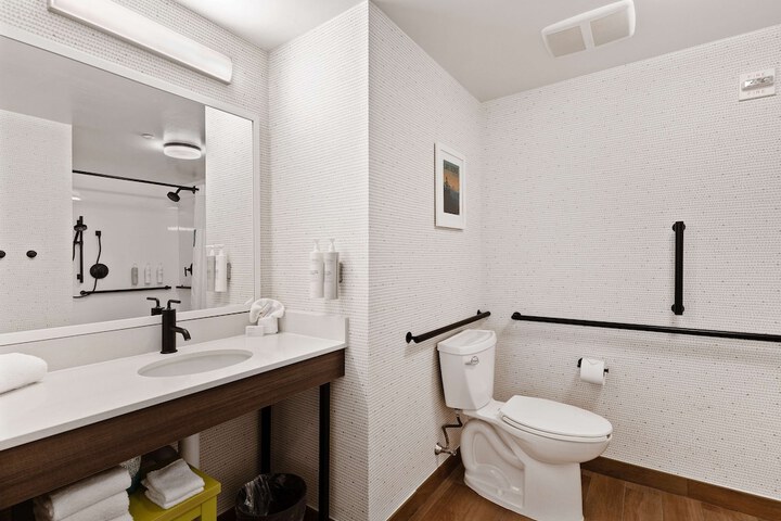 Hampton Inn & Suites Lake George