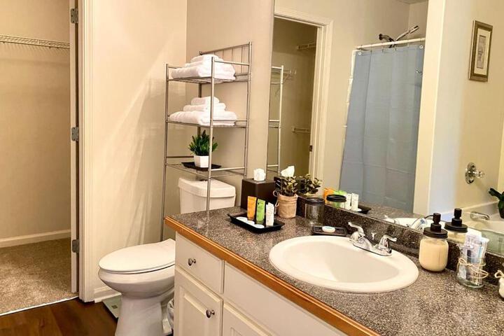 Spacious & comfy home in ultra-convenient location 2025 Traveller Award Winner