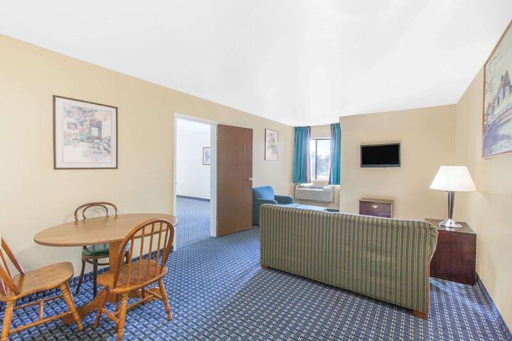 Room 10 of 15