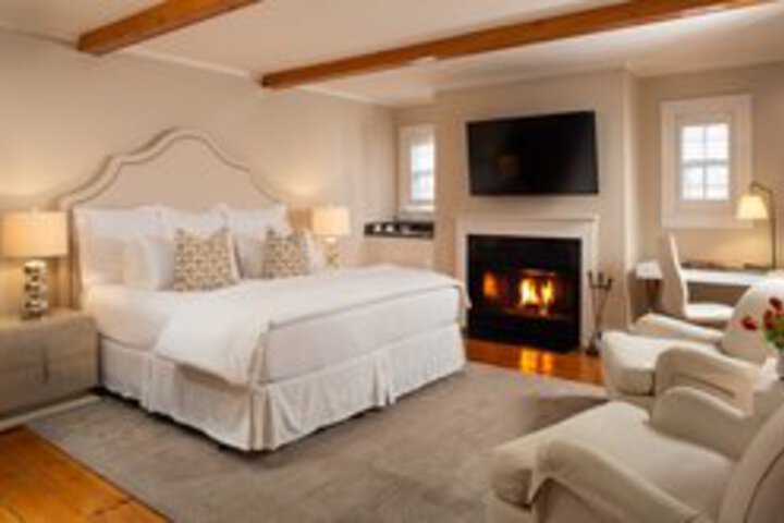 Room 44 of 104