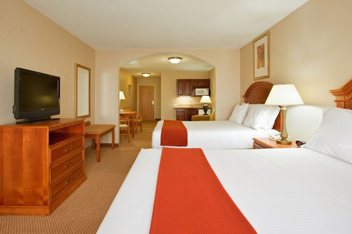 Holiday Inn Express Hotel & Suites Logansport by IHG