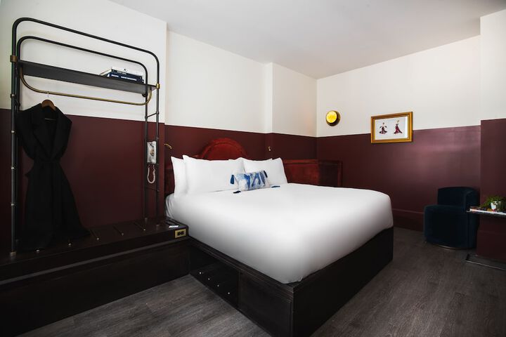 Room 31 of 66