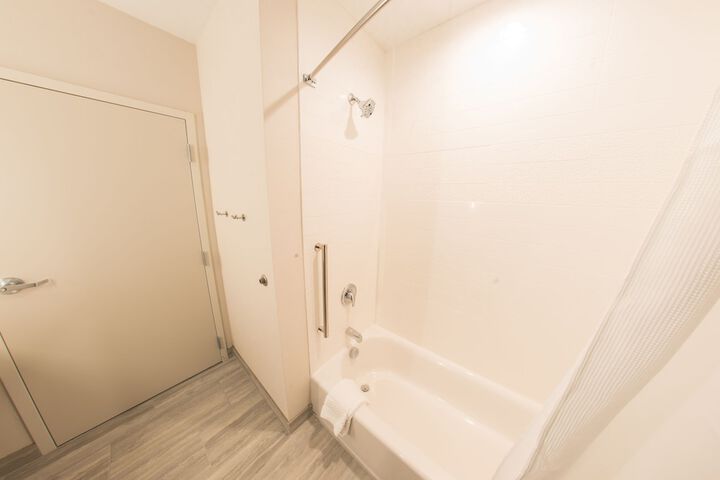 Room 16 of 30