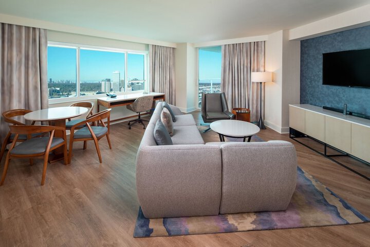 Room 44 of 122