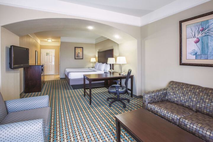 La Quinta Inn & Suites by Wyndham Bay City
