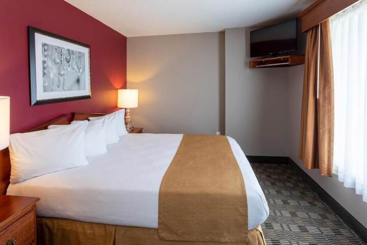 GrandStay Hotel & Suites